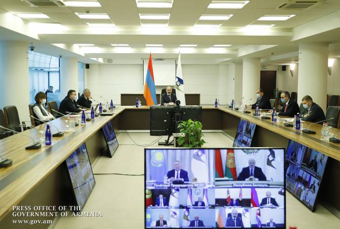 رئيس الوزراء الأرميني نيكول باشينيان يشترك عن بعد بالجلسة العادية للمجلس الاقتصادي الأوراسي 
الأعلى 