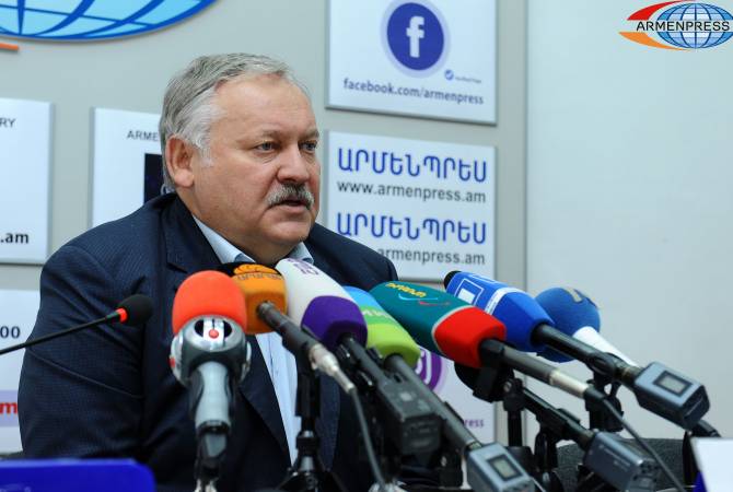 Le peuple d'Artsakh a le  droit à l'autodétermination: député russe Konstantin Zatouline