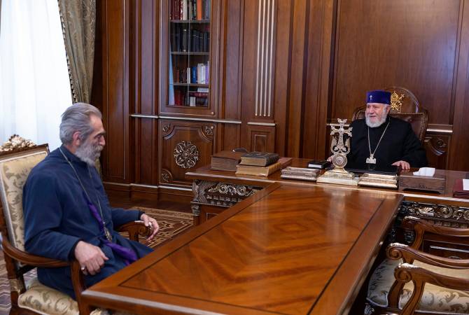 Католикос Гарегин II и архиепископ Паргев обсудили вопросы, связанные с    Арцахской 
епархией 
