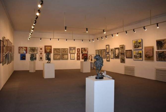 На выставке “Столетняя армянская графика” представлено 400 работ армянских 
художников

