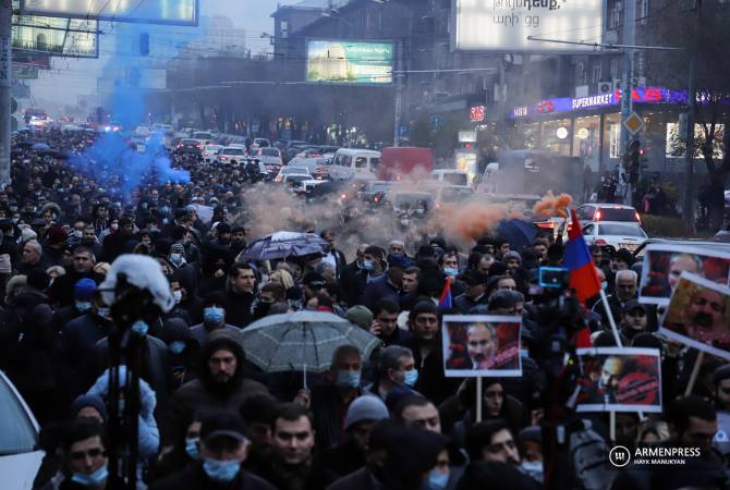 Վարչապետ Նիկոլ Փաշինյանի հրաժարականի պահանջով Երևանում մեկնարկել է 
«Արժանապատվության երթ» ակցիան 