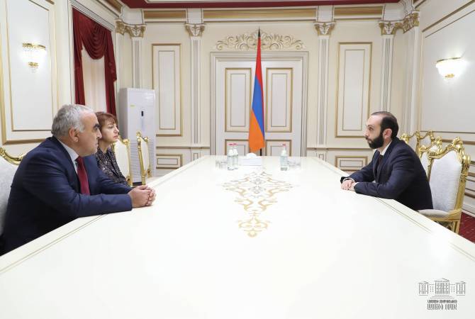 Спикер НС Армении встретился с представителями партии «Наследие»

