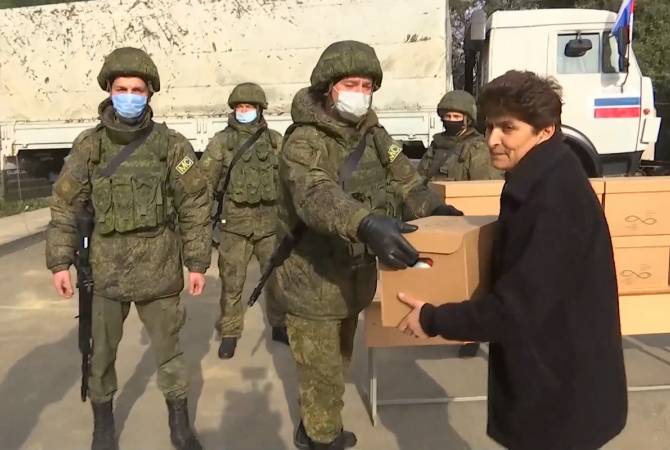 الرئيس الروسي فلاديمير بوتين يقول إنهم مستعدون لمواصلة عملية تقديم المساعدات الإنسانية لسكان 
آرتساخ