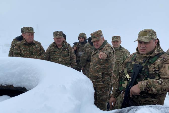 Министр обороны Армении посетил новые рубежи в юго-восточной приграничной зоне

