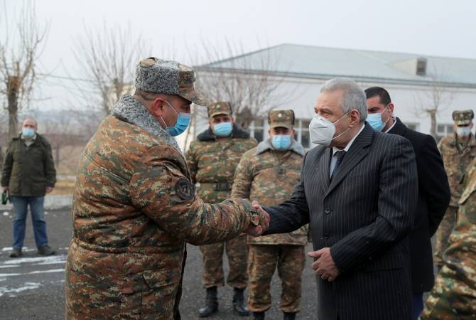Министр обороны Армении посетил бригаду миротворческих сил

