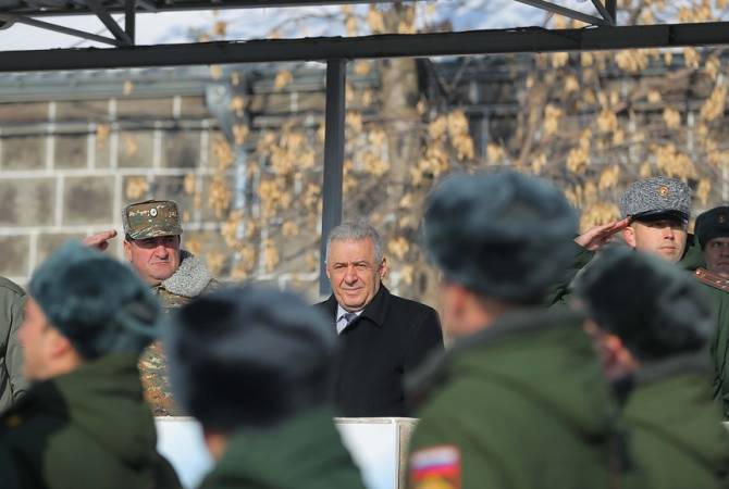 Armenian Defense Minister visits Russian mlitary base in Gyumri