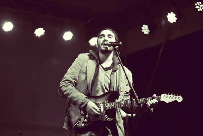 Սփյուռքահայ երգիչ Ափօ Սահակյանը հրապարակել է «Մարո» երգի՝ Գյումրիում 
նկարահանած հոլովակը

