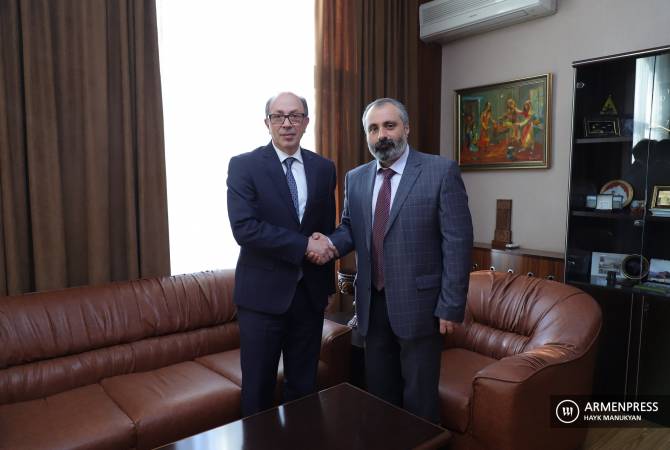 Ара Айвазян встретился с новоназначенным министром иностранных дел Арцаха

