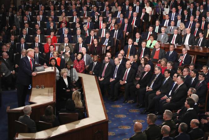 Более 200 конгрессменов США требуют отстранения Трампа

