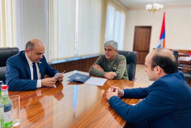 Делегация фракции «Просвещенная Армения» НС РА встретилась с секретарем Совбеза 
Арцаха