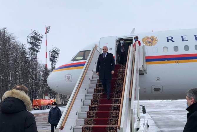 رئيس وزراء أرمينيا نيكول باشينيان يصل إلى موسكو في زيارة عمل