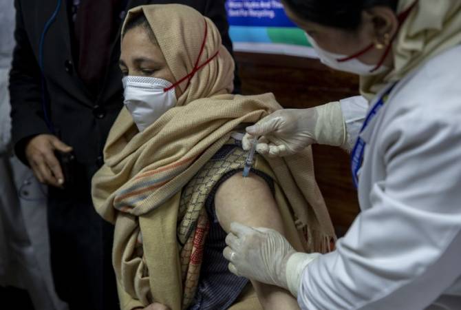 В Индии началась массовая вакцинация Covid-19