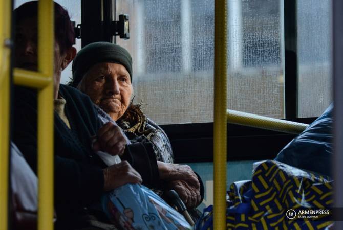 Автобусы, бесплатно перевозящие из Еревана в Степанакерт, в ближайшее время 
продолжат работать

