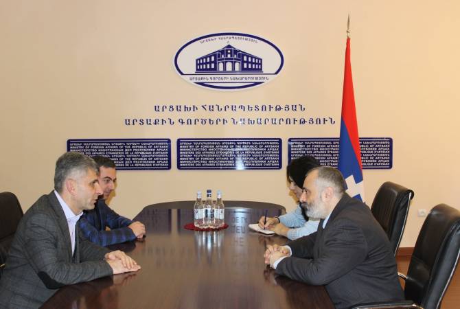 Le ministre des Affaires étrangères d'Artsakh reçoit des représentants de la FRA