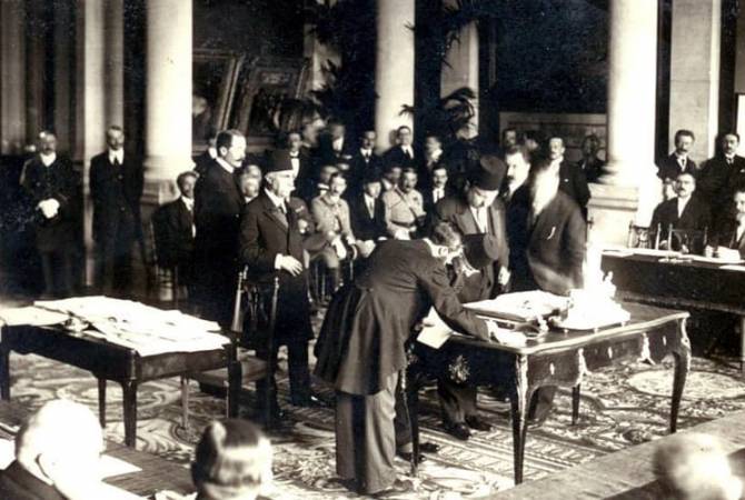 Газета “Айастани Анрапетутюн”: 100-летие Севрского договора с учениями в Карсе