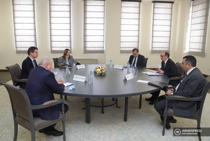 Ара Айвазян встретился с послами стран-сопредседателей МГ ОБСЕ в Армении