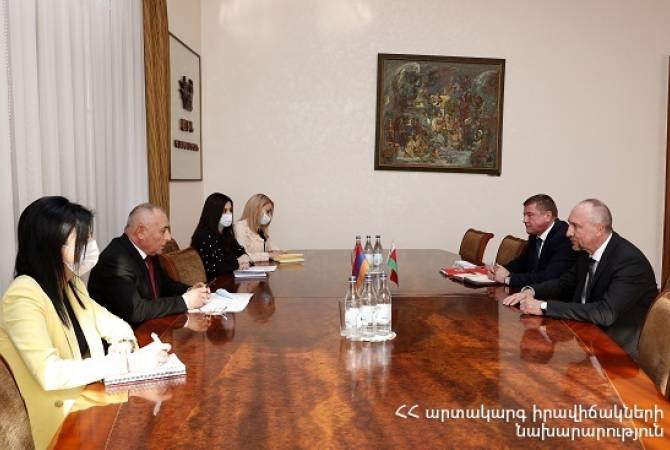 Armenian minister of emergency situations receives new Ambassador of Belarus