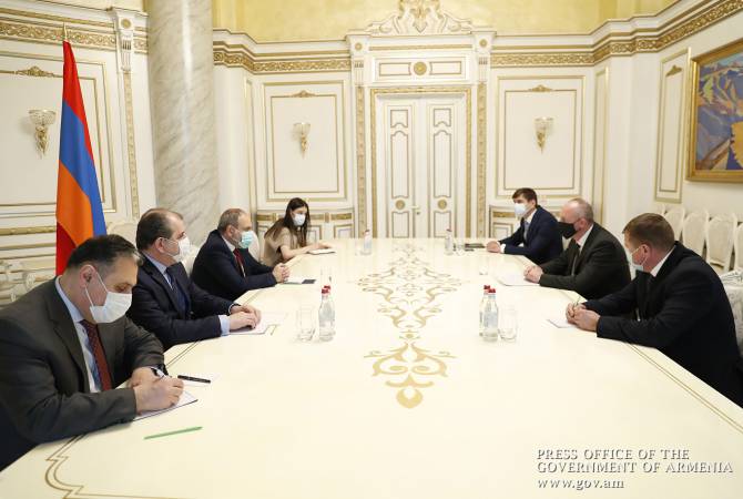  Премьер-министр Пашинян принял новоназначенного посла Беларуси 