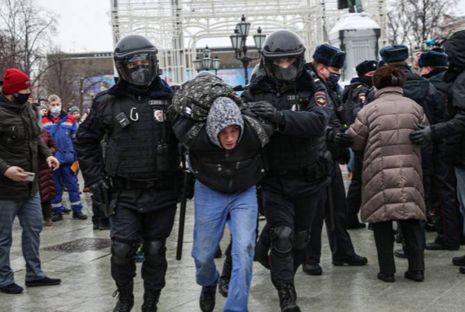 В разных городах России задержаны 863 протестующих