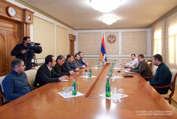 Президент Арцаха Араик Арутюнян принял группу врачей-экспертов из Армении