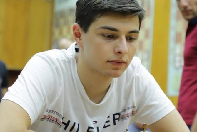 Артур Давтян возглавляет первую группу турнирной таблицы первенства по шахматам

