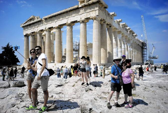 Հունաստանը կշարունակի ընդունել ռուսաստանցի զբոսաշրջիկներին
