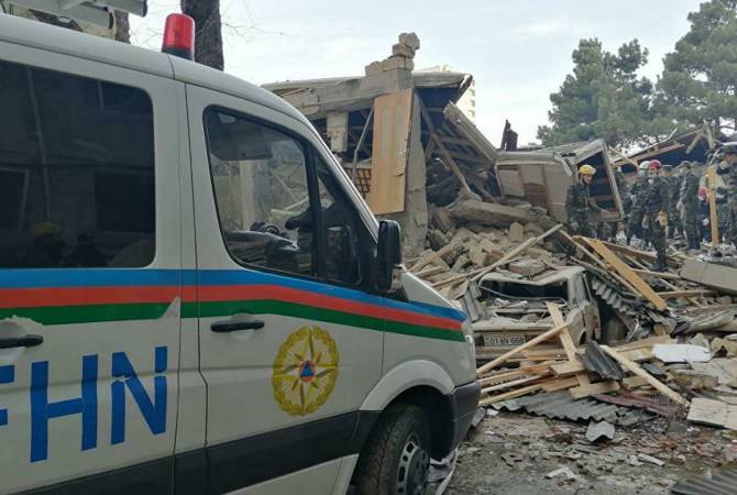 Число погибших при взрыве дома в пригороде Баку возросло до двух
