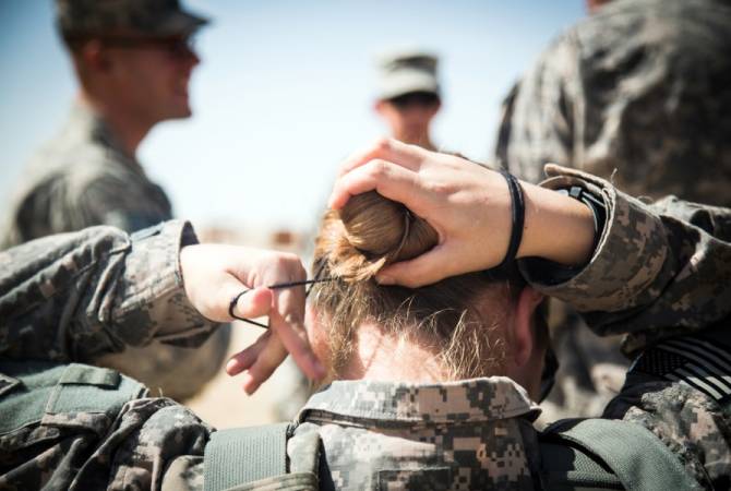 Женщинам в американской армии разрешат красить губы, сообщили СМИ
