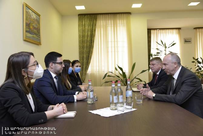 Рустам Бадасян с послом Республики Беларусь обсудил вопросы антикоррупционной 
борьбы
