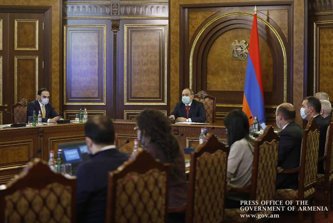Pashinyan chairs consultation over draft Economic response program