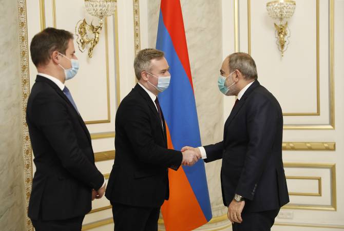 رئيس وزراء أرمينيا نيكول باشينيان يستقبل وزيرالدولة الفرنسي جان بابتيست ليموين وبحث العلاقات 
الصديقة