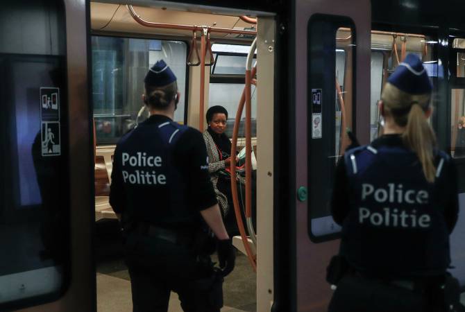  В Брюсселе мужчина с ножом напал на пассажиров на станции метро

 
