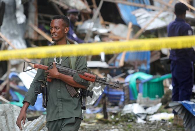 СМИ: в Сомали из миномета обстреляли резиденцию, где был президент
