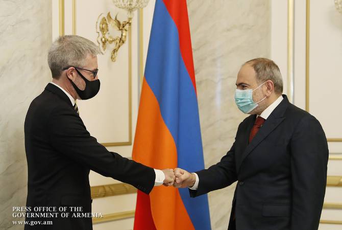 Премьер-министр Пашинян обсудил с послом Швеции вопросы развития армяно-
шведского сотрудничества