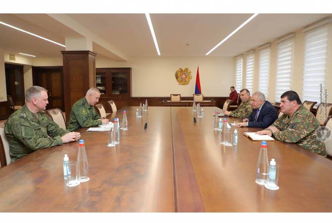 Armenian defense minister highlights efficiency of activity of Russian peacekeeping troops in NK