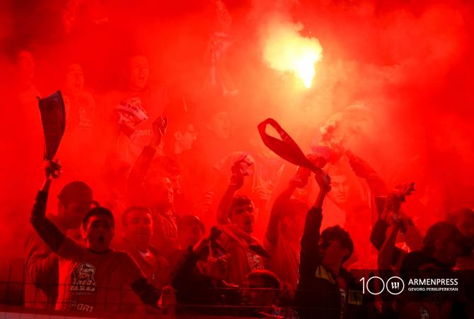 Матчи Премьер-лиги Армении по футболу пройдут с болельщиками