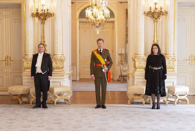 L'Ambassadeur Tigran Balayan remet ses lettres de créance au Grand-Duc de Luxembourg 
Henri Albert