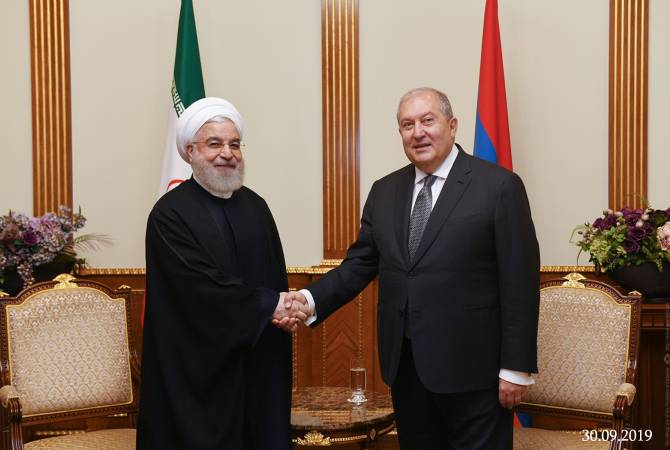 الرئيس أرمين سركيسيان يبعث رسالتي تهنئة للمرشد الأعلى الإيراني علي خامنئي والرئيس حسن 
روحاني  