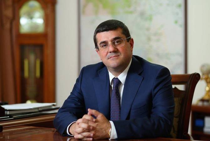 رئيس آرتساخ-جمهورية ناغورنو كاراباغ أرايك هاروتيونيان يلتقي مميلثين من أذربيجان وبحث عودة الأسرى