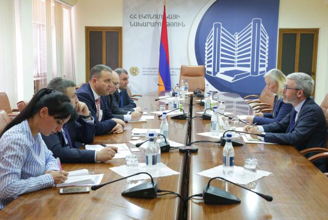 وزير الاقتصاد الأرميني فاهان كيروبيان يستقبل سفير السويد بأرمينيا باتريك سفينسون وبحث تعميق 
التعاون