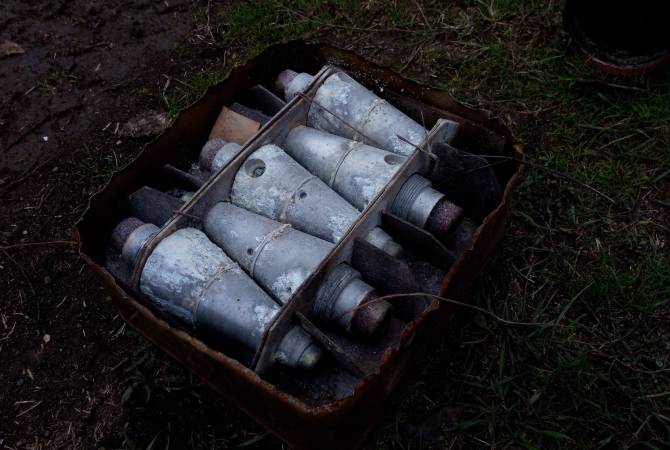 В окрестностях Степанакерта и Мартакерта обезвреживаются неразорвавшиеся 
боеприпасы

