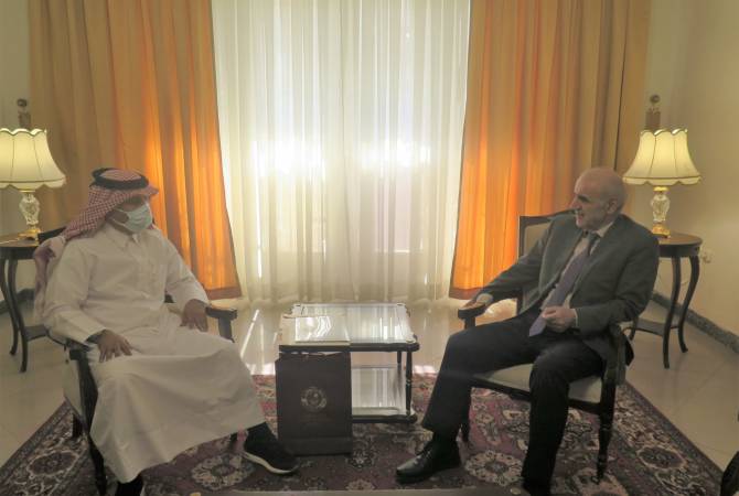 Armenian, Qatari Ambassadors to Iran discuss capabilities for building more active economic 
ties