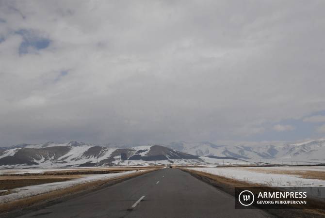  МЧС представил погодные условия на дорогах Армении

 