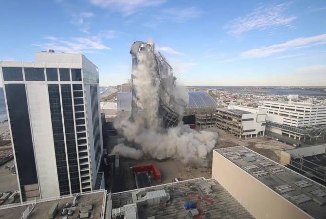 Взрыв 39-этажного отеля Трампа попал на видео