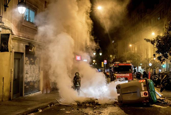 За сутки в ходе беспорядков в Барселоне задержали не менее семи человек