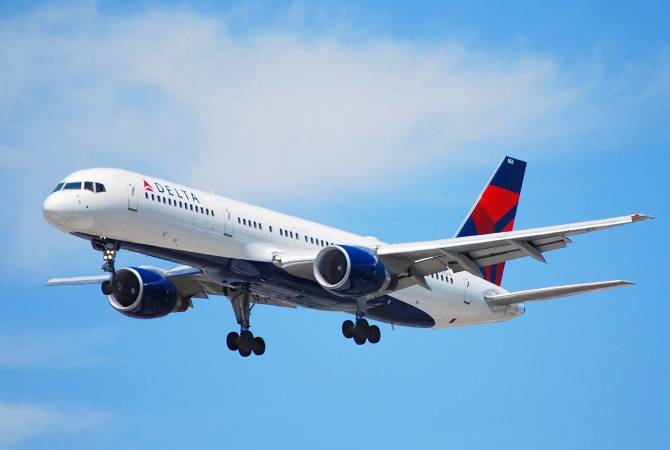 Boeing 757-200 совершил вынужденную посадку в США из-за возможных проблем с 
двигателем
