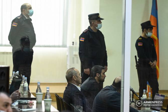 Судебное заседание по делу Кочаряна и остальных отложено из-за отсутствия защитника

