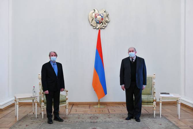 Президент Армении принял экс-главу МИД Франции Бернара Кушнера

