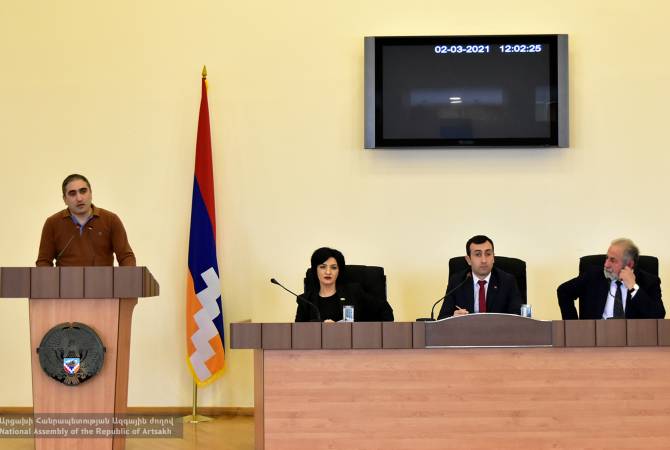В парламенте Арцаха прошли слушания по внесению изменений и дополнений в закон "О 
языке"

