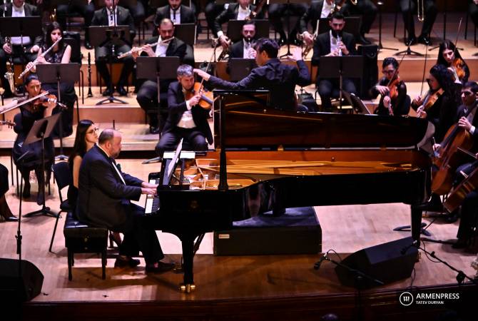 أوركسترا الدولة السيمفونية الأرمينية تحيي أمسية موسيقية مهداة لذكرى الموسيقار الكبير آرنو 
باباجانيان